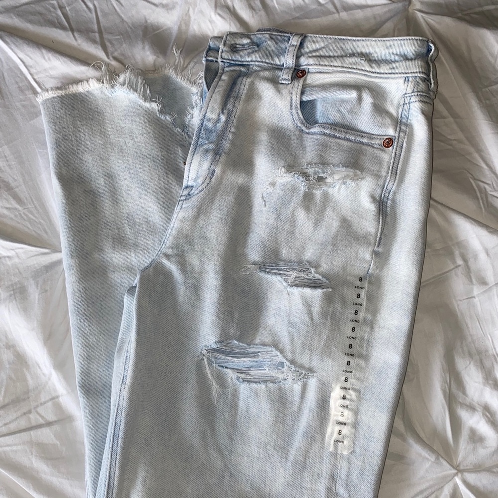 BRAND NEW AE Mom jeans size 8 Long